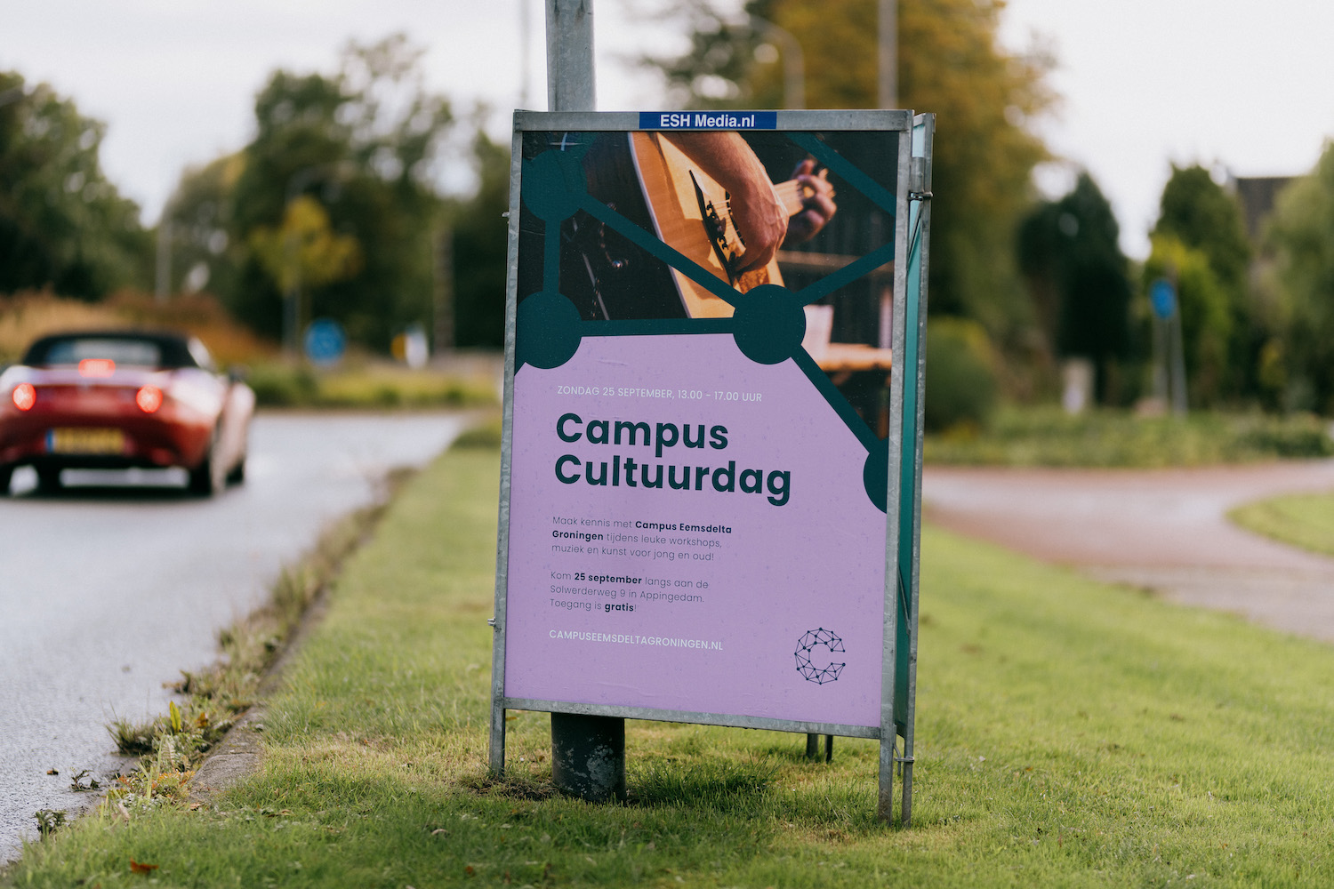 Poster van de campus eemsdelta op abri formaat.